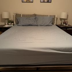 Queen Bed Set