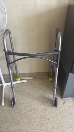 Walker w brand new smiley gliders