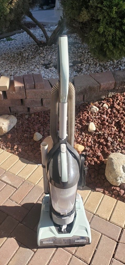Dirt Devil endura max vacuum sweeper. carpet Hard floor. spin Pro 3 brush roll clean path. guaranteed to work