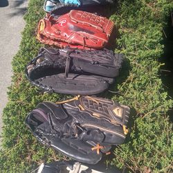 BASEBALL ⚾ SOFTBALL 🥎 GLOVE GLOVES ! only 80 each!!Betta hurry,!