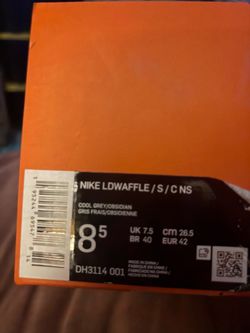 New Nikes women’s size 8.5 men’s 7.5