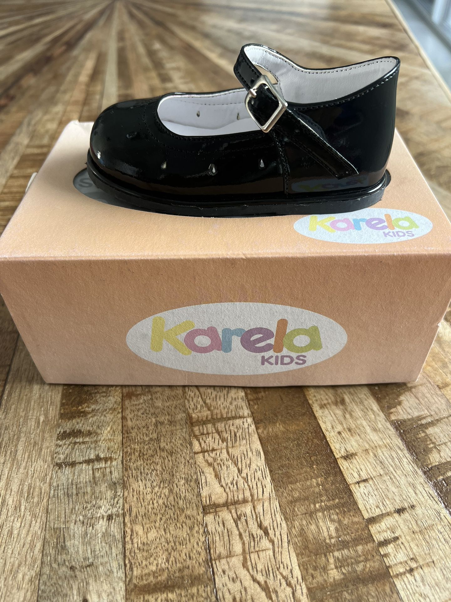 GIRLS DRESS SHOES - GREAT CONDITION 