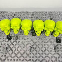 Set of 6 Neon Green Halloween Skulls – New