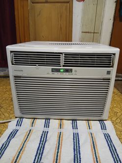 18,000 btu 110v Frigidaire  NEW