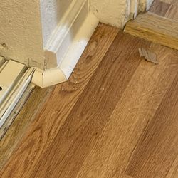 Se Instala Moldings Y Baseboard 