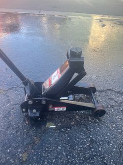 CRAFTSMAN 3 TON HYDRAULIC FLOOR JACK IN  VERY GOOD CONDITION.$150