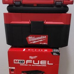 MILWAUKEE M18 FUEL PACKOUT 18V LITHIUN-ION CORDLESS 2.5 GAL. WET/DRY VACUUM  (VACUUM ONLY)