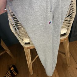 Men’s champion sweatpants with zipper bottom