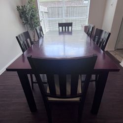 Beautiful Cherry Wood Dining Table With 6 Chairs 