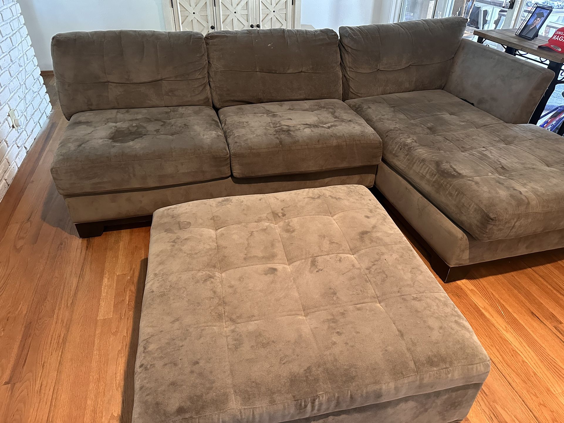 L Shape Couch With Ottoman