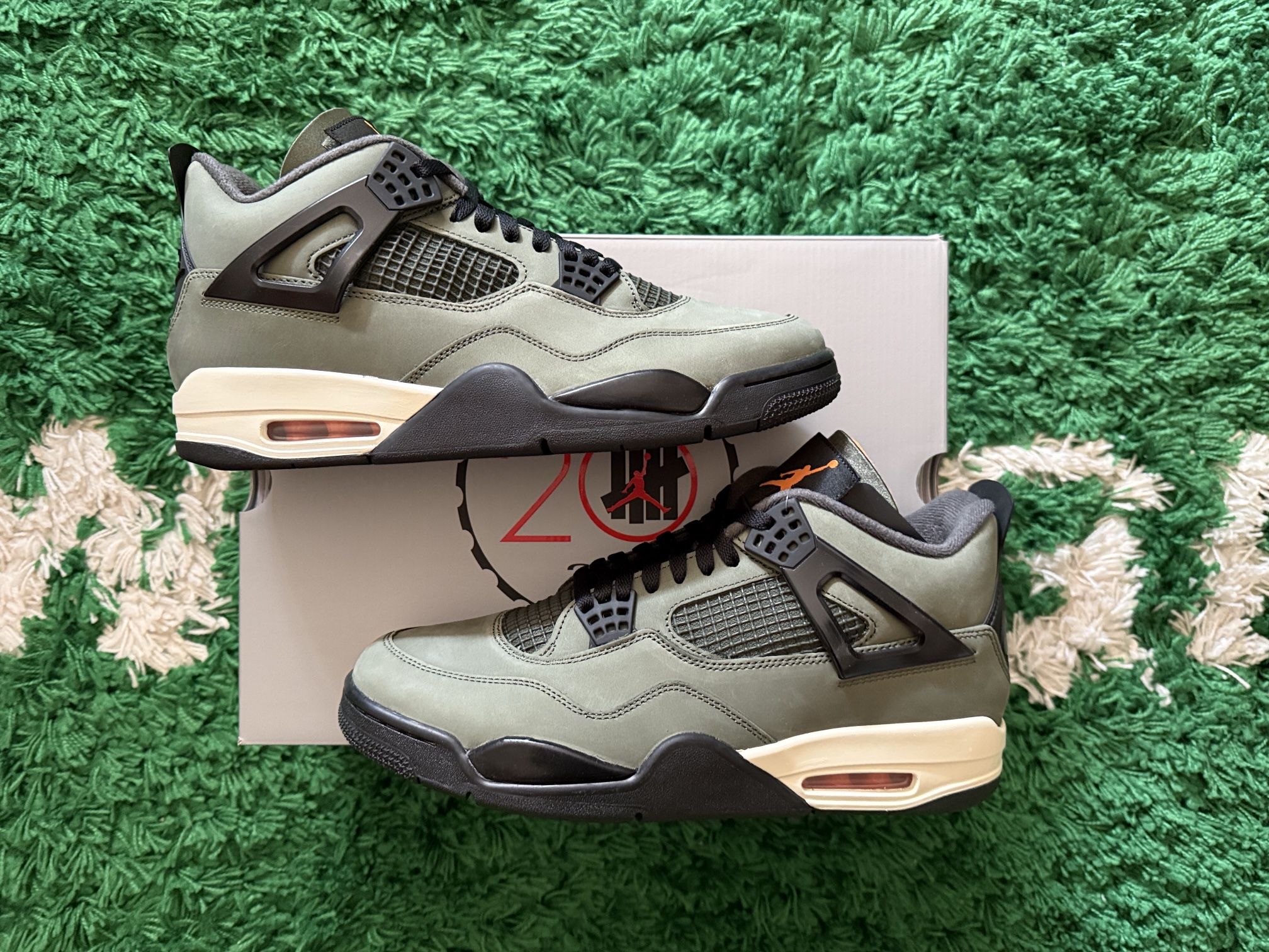 Jordan 4 Retro OG Undefeated 2025