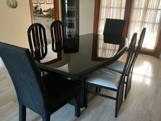 Beautiful Designer Black Lacquer DINING ROOM TABLE  w/6 chairs and CUSTOM MADE table pads