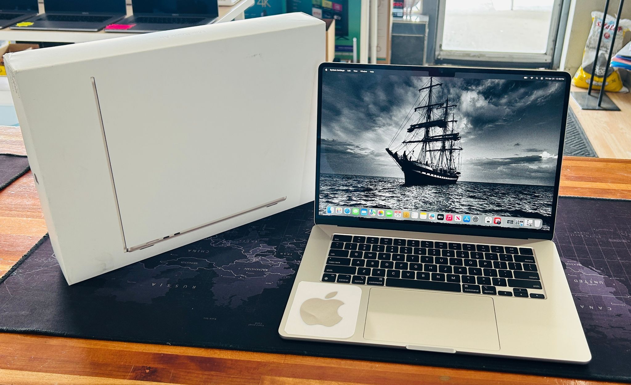 Apple MacBook Air 15” M3 2024 Model 8GB 256GB IN BOX...