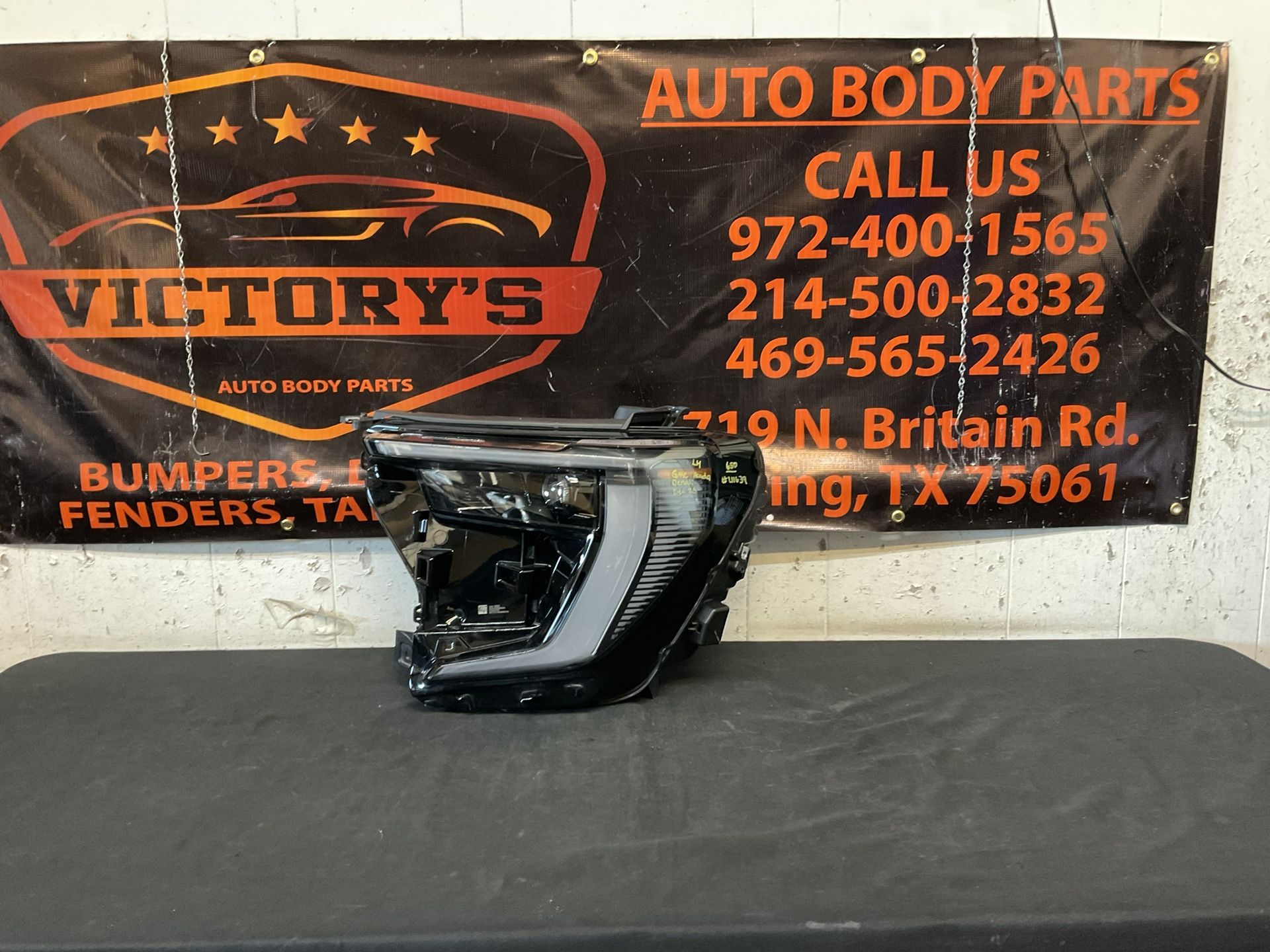 GMC ACADIA DENALI 2024-2025 LH HEADLIGHT OEM