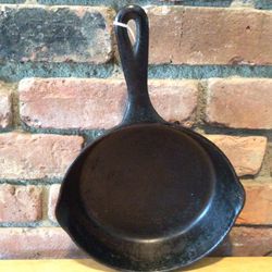 Cast Iron Skillet 7 3/4” Diamond Logo #5 W/Heat  Ring(Cross Posted )