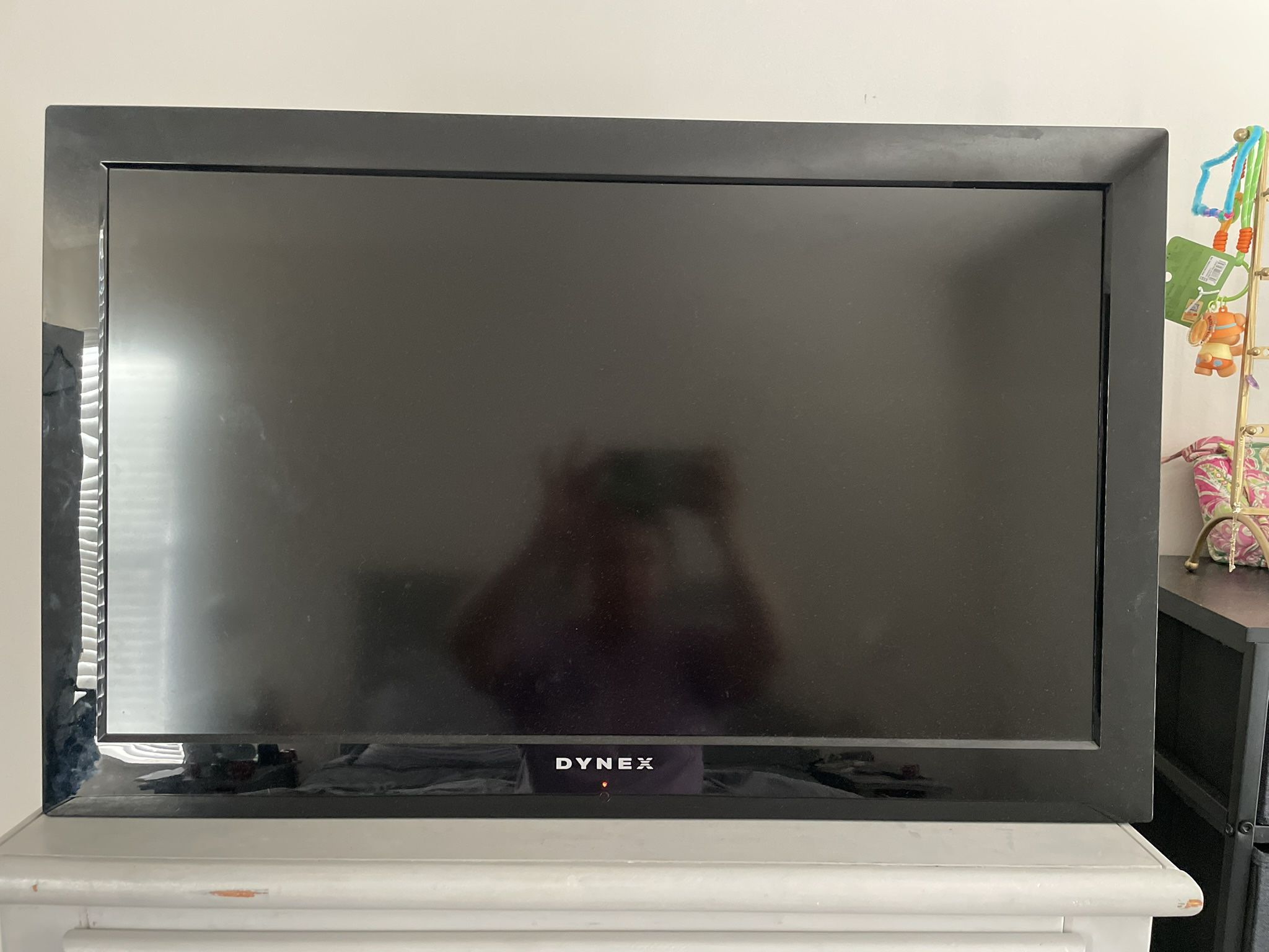 36 inch Dynex TV