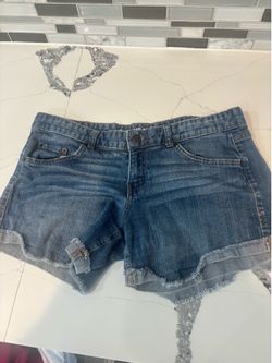 Mossimo woman’s shorts size 17