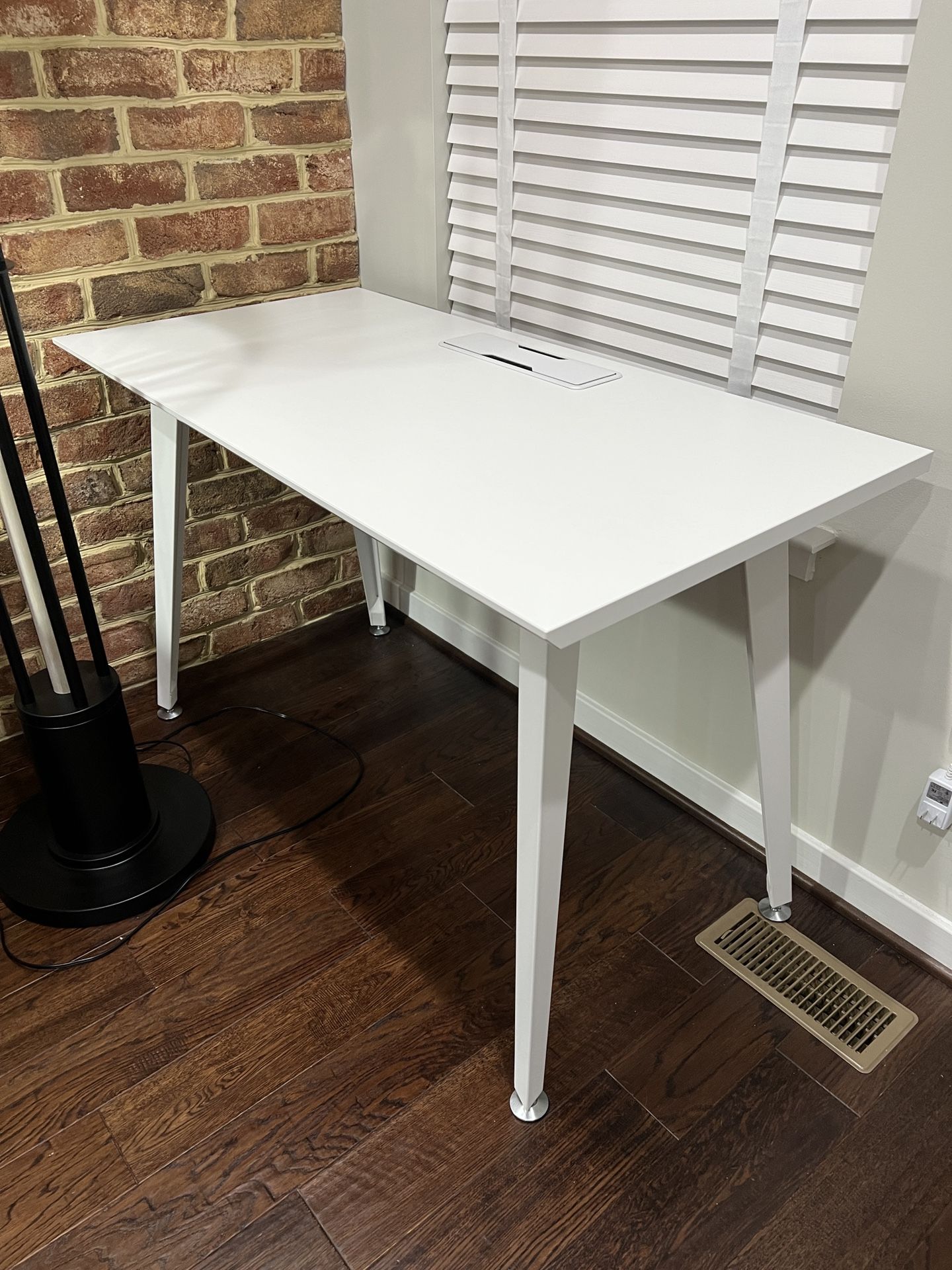 Stunning White Modern Desk by Branch Furniture