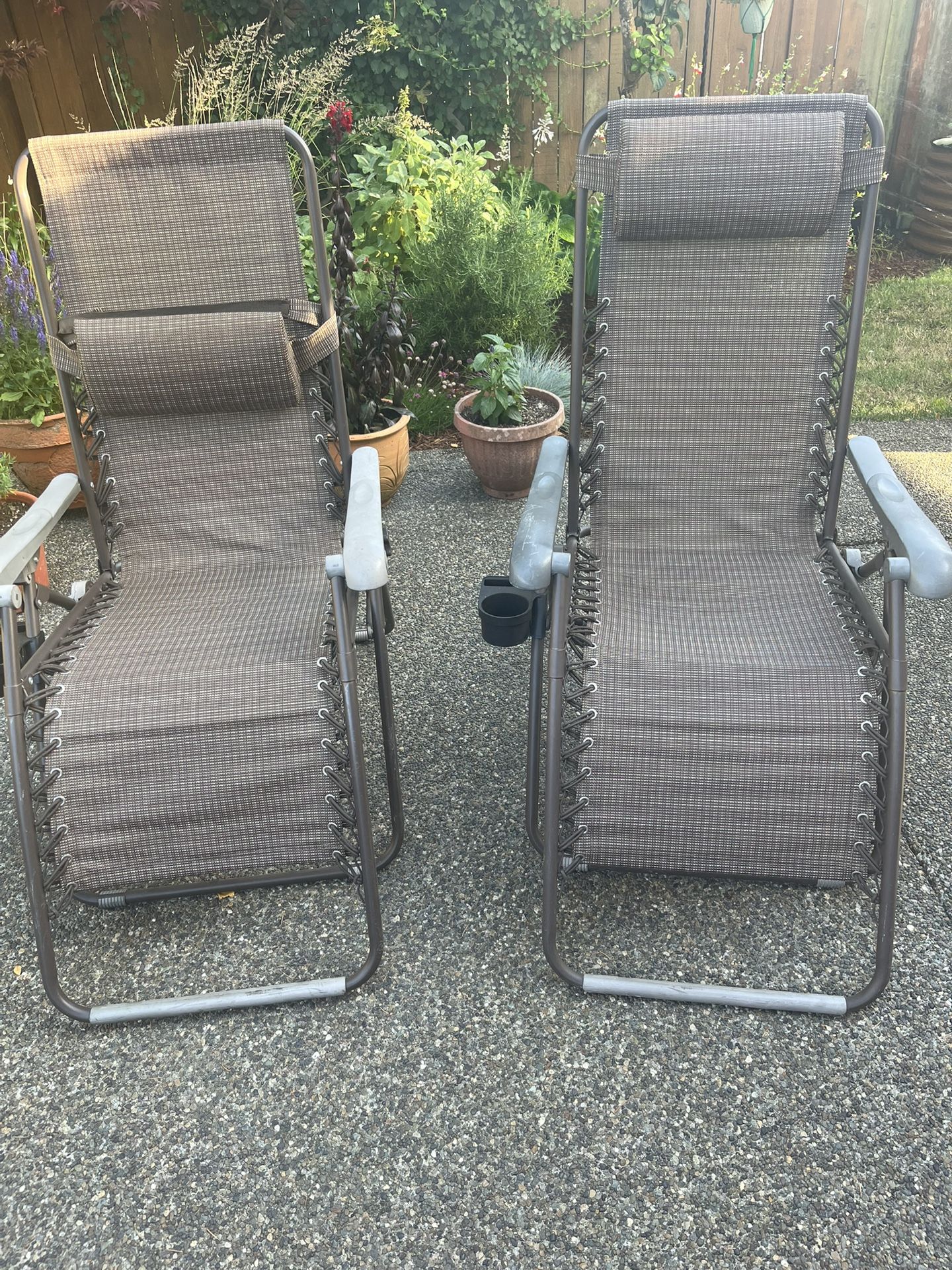 Pending - Set of 2 Mesh Zero Gravity Lounge Chair Recliners