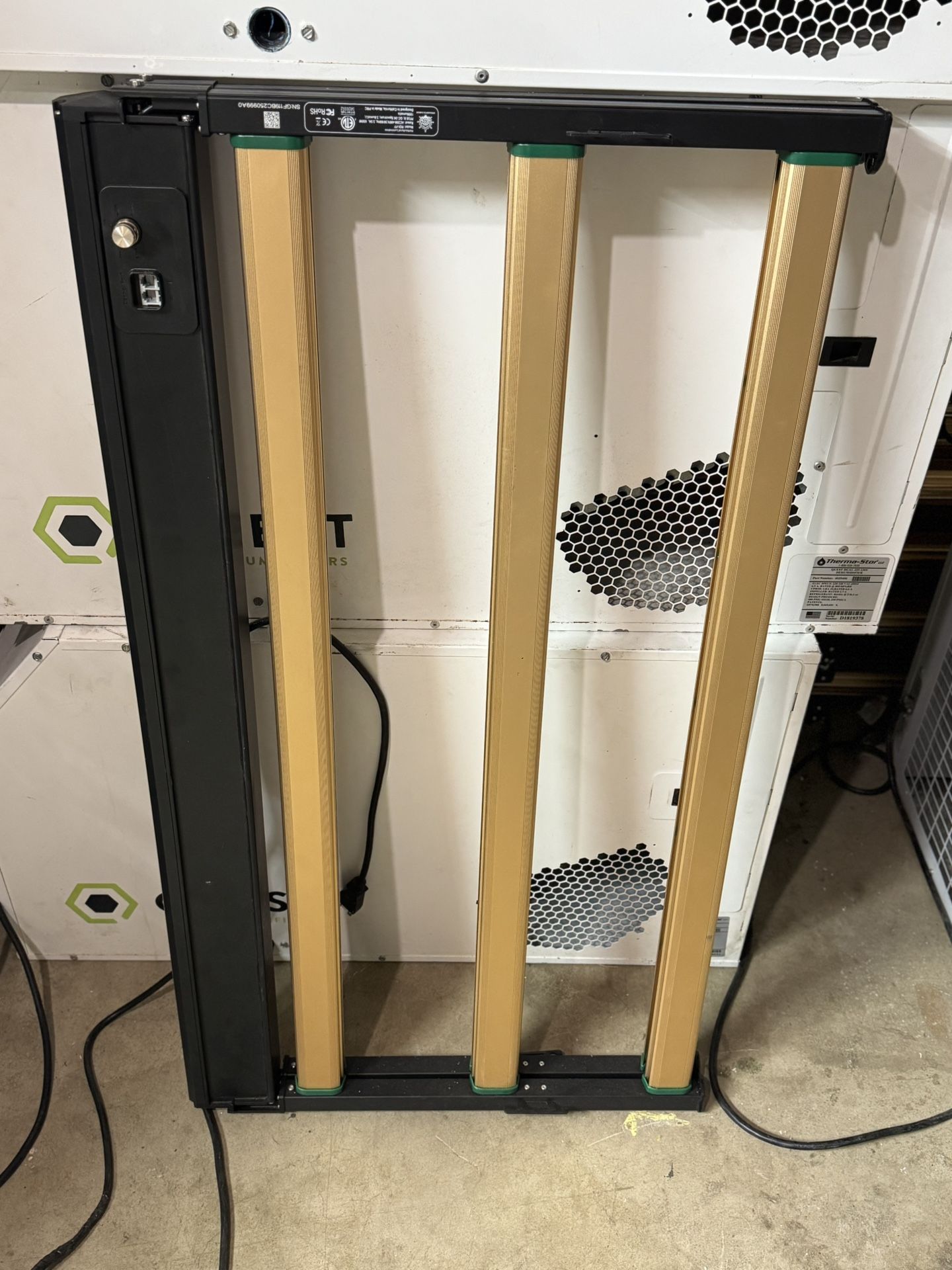 Growers Choice ROI-FF 650 Watt Flowering LED Grow Light