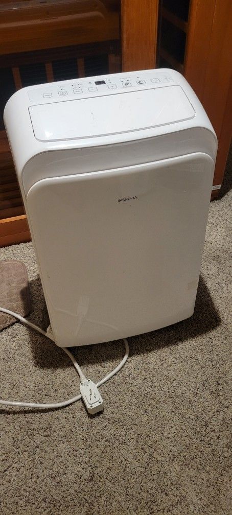 8000BTU PORTABLE AC UNIT !