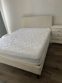 Queen Bed
