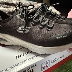Composite toe work shoes
