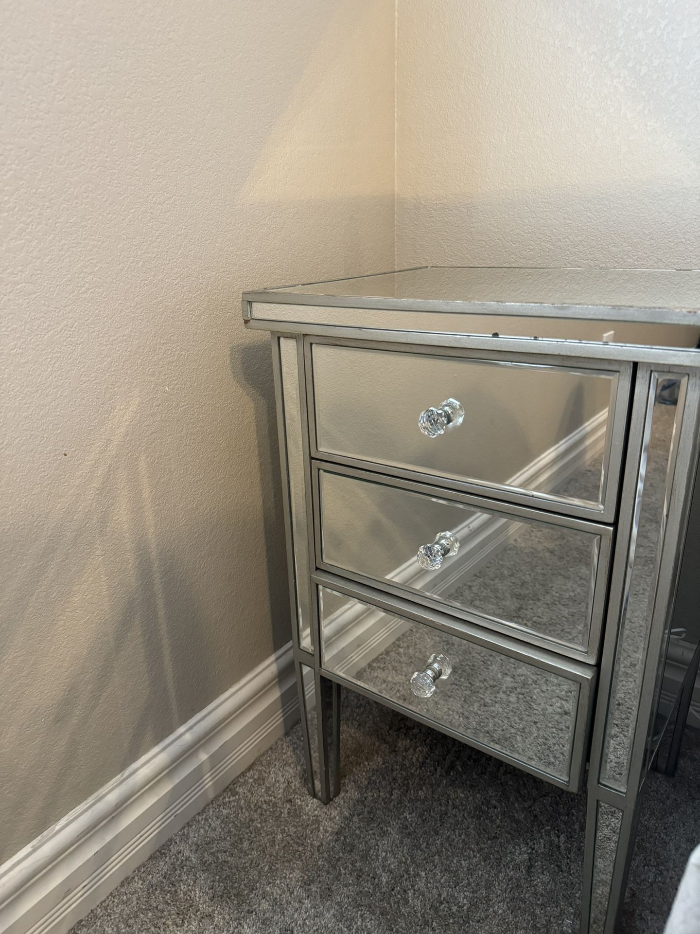 2 Mirror Nightstands
