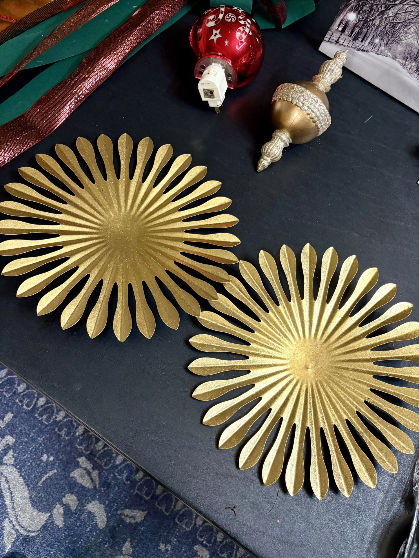 Very Pretty Gold Wall Decor Pieces $5/each