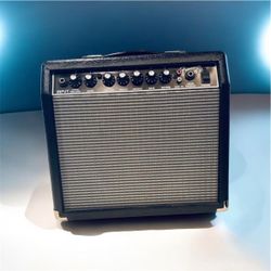 Apm Frontman 15. (Fender)