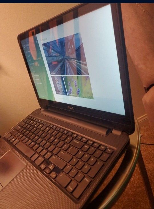 Dell 15' Touchscreen Laptop