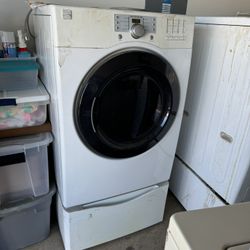 washer dryer.