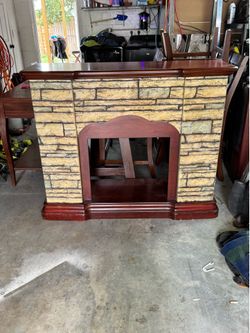 Fireplace/Entertainment Center