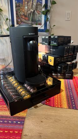 Nespresso VertuoPlus by De’Longhi Bundle - Like New + 200 Pods + Storage Drawer