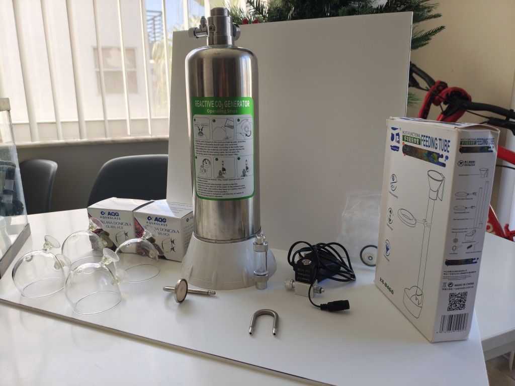 Fish Tank With CO2 Tank 
