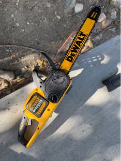 DeWalt FlexVolt 20V 60V 16" in Brushless Chainsaw DCCS670B (Tool Only)