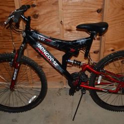 MONGOOSE XR-75  *Racing Mountain Bike* Red