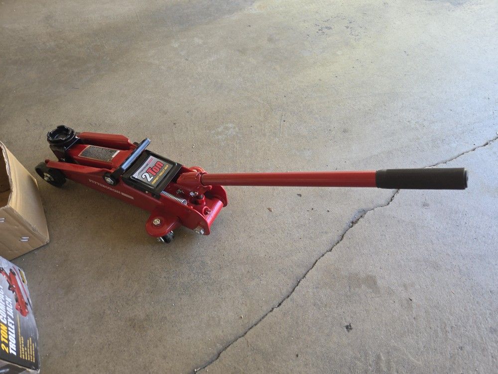 Pittsburgh 2 Ton Compact Trolley Jack