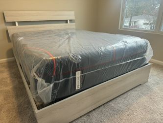 Brand New Queen Size Platform Bedframe 