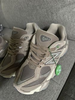 New Balance 9060 Mushroom Timberwolf 8.5W