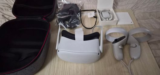 Meta Quest 2 VR Headset (256 GB) with Carrying Case, Touch Controllers & Accessories - LIKE NEW
