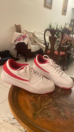 SIZE 10 1/2 FILA WEAR A COUPLE TIMES ALMOST NEW VERY CLEAN NO ODORS $20