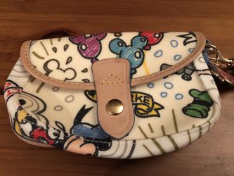 Dooney & Bourke wristlet