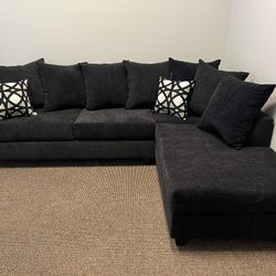 Black Sectional W Fabric New Box 