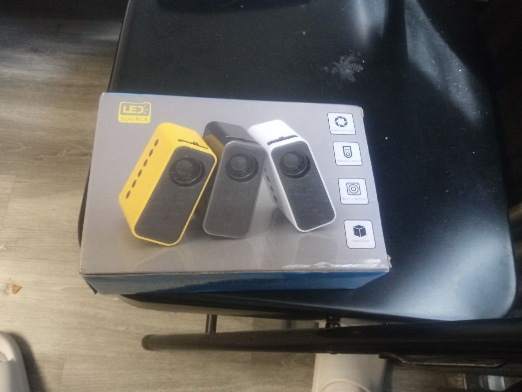 LED Mini Projector