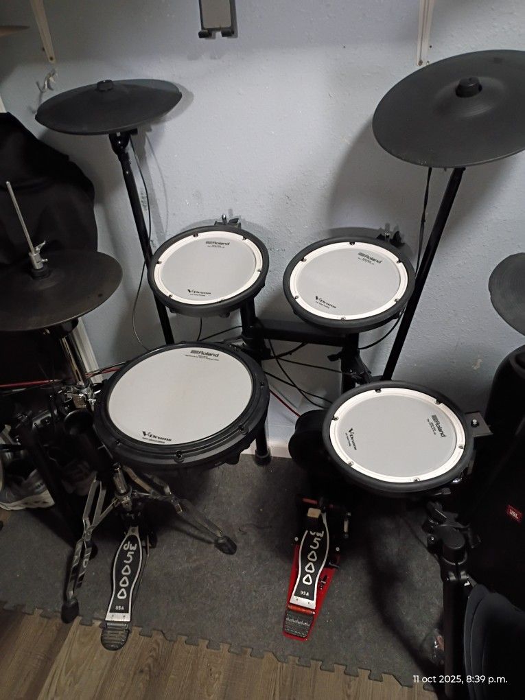 Roland Td 17 Dw 5000 Stand Hihats And Pedal 