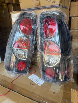 03-06 Chevy Silverado Black Or Smoke Tail Lights