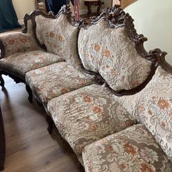 Large Victorian Sofa And Two Chairs 