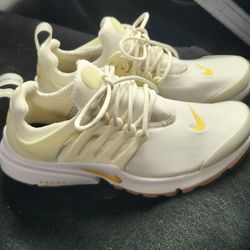 Nike Air Presto Size 7 Like New