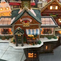 CHRISTMAS VILLAGE CON LUZ  10” Inch Width/  8” Inch Height 